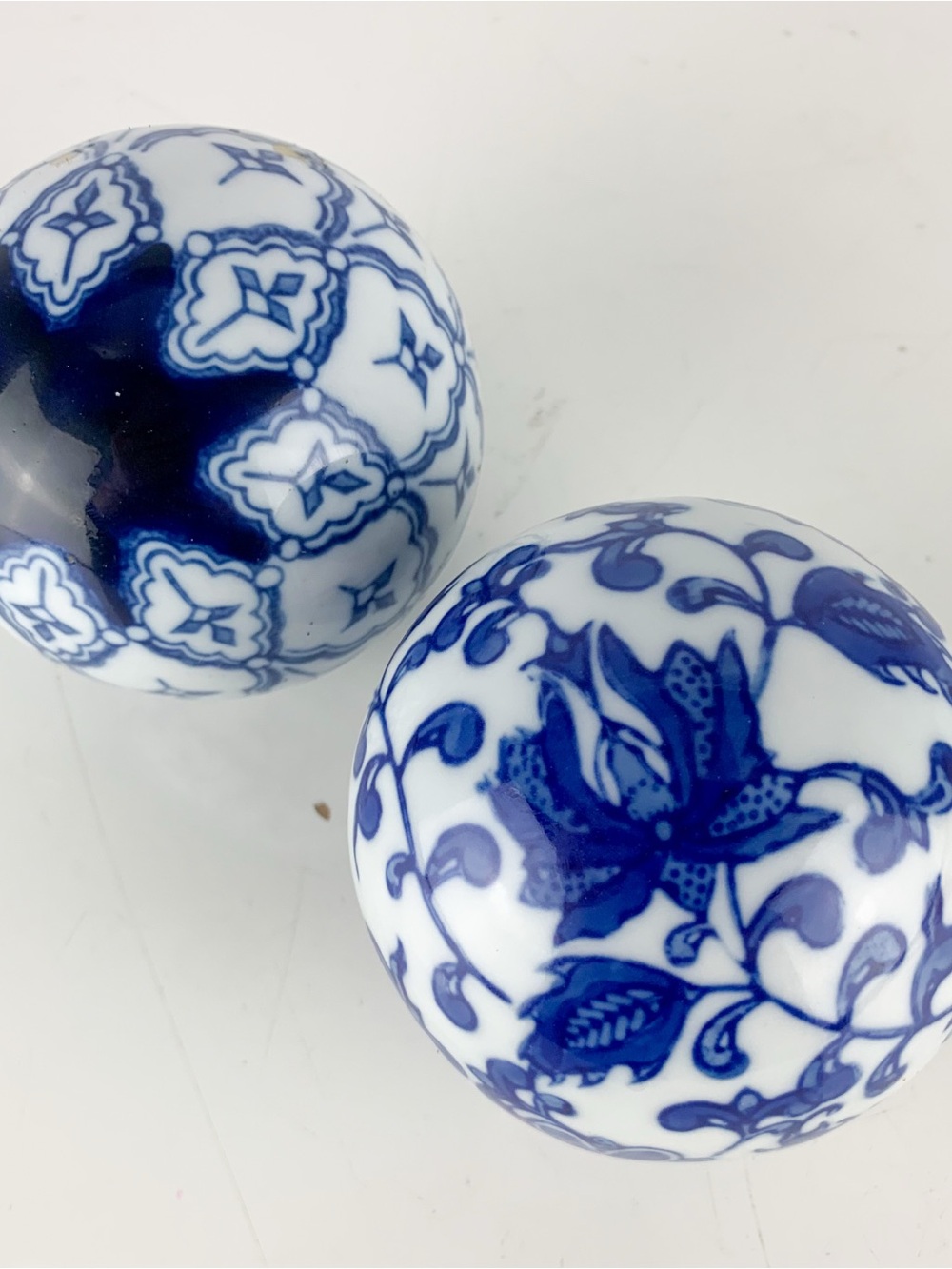 Pair Vintage Blue & White Asian Chinoiserie Porcelain Carpet Balls Star Flowers